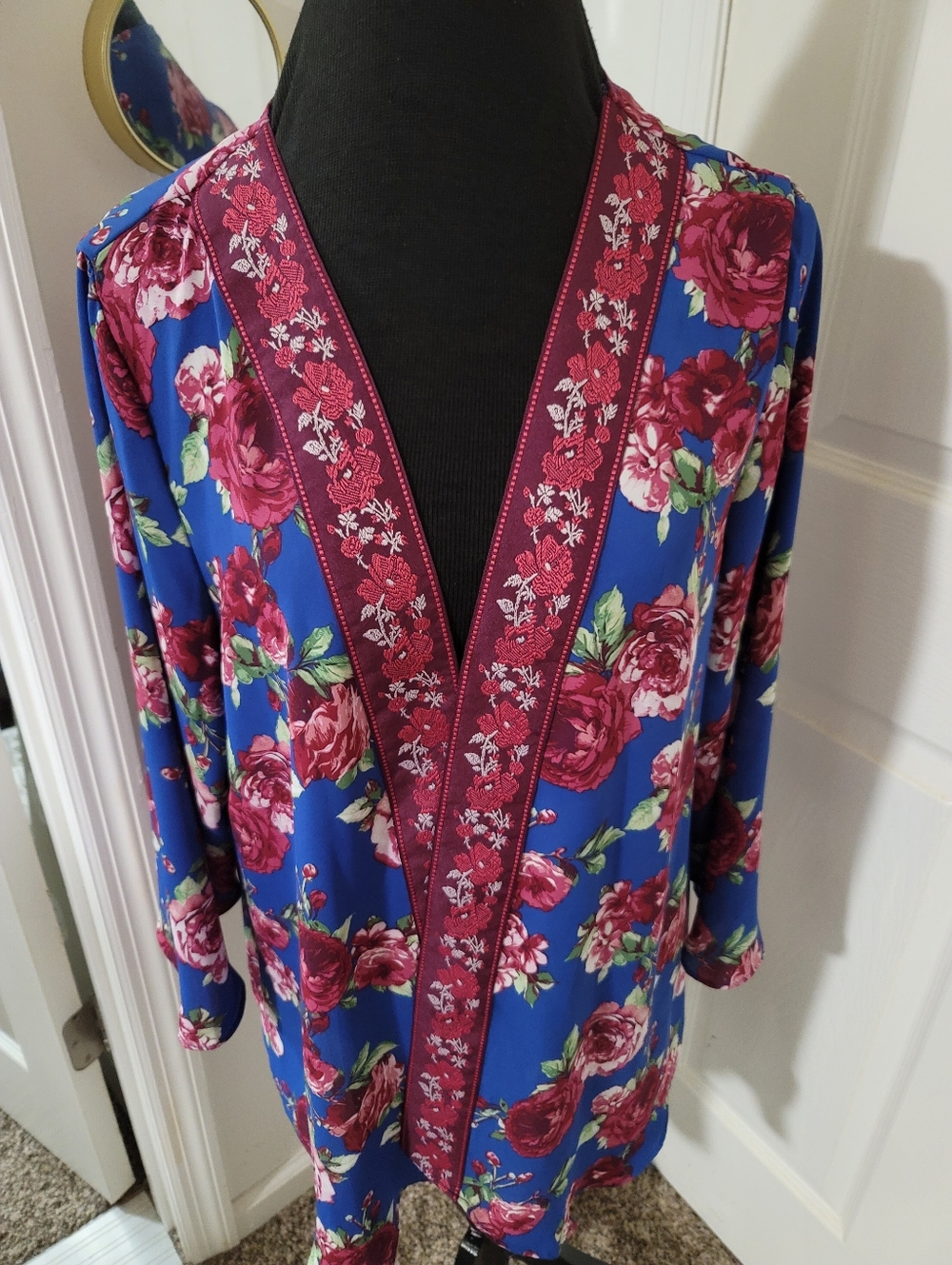 The Pioneer Woman Blue Floral Embroidered Kimono Cardigan - Rose Print S/M